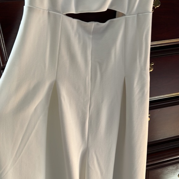 Cutest jumpsuit ever by Kendall and Kylie - Picture 9 of 10